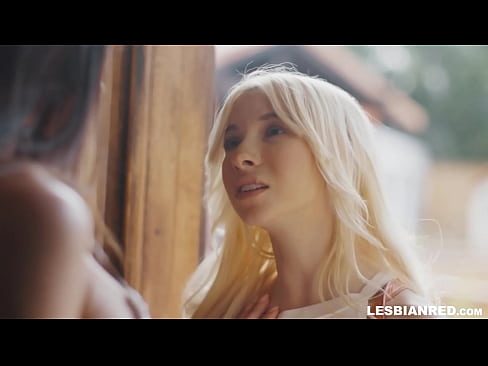 ❤️ Tyttö tulee kotiin muutamaa kuukautta myöhemmin ja päätyy syömään äitipuolensa pillua ❤️❌ Pornovideo at us ﹏
